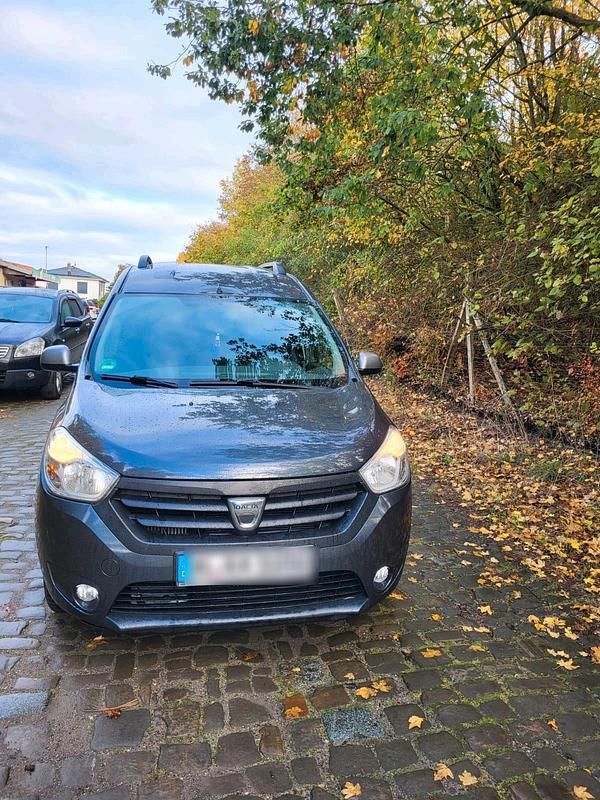 Schwarz Gebraucht 2015 Dacia Dokker Van | 12.000 € (Teuer) - Bild 1/4