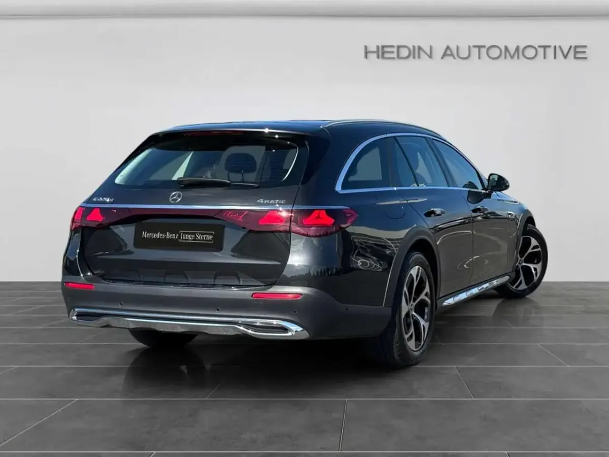 Gebraucht Mercedes E220 197 PS (144 kW) 2025 Grau Limousine