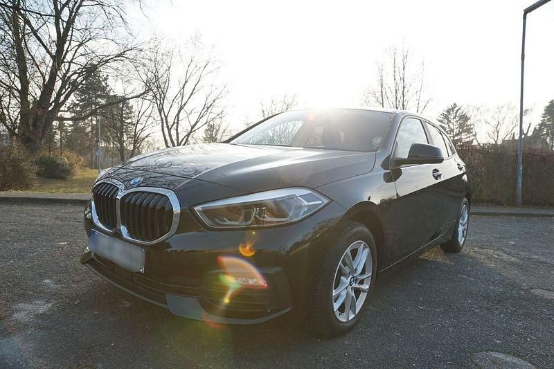 Schwarz Gebraucht 2019 BMW 118 Advantage Kleinwagen | 20.600 € (Etwas zu teuer) - Bild 1/4