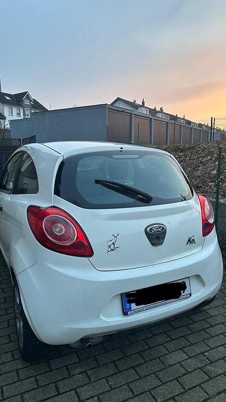 Gebraucht Ford Ka 60 PS (44 kW) 2013 Weiß Kleinwagen