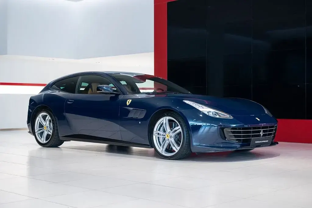 Gebraucht Ferrari GTC4Lusso 689 PS (506 kW) 2016 Blau Kombi