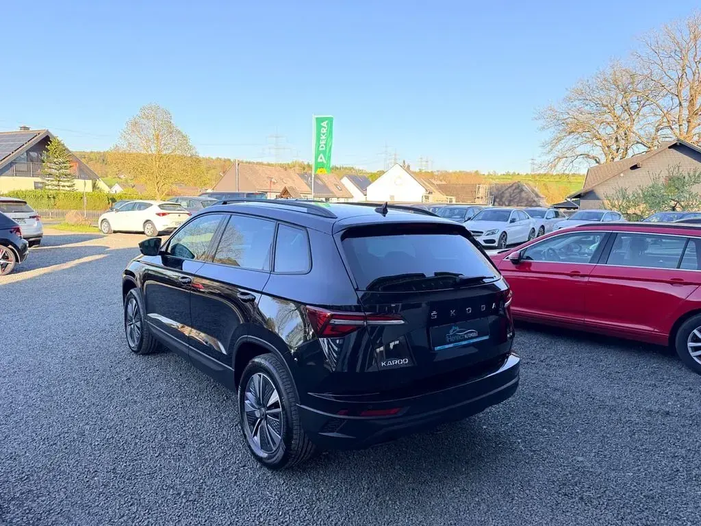 Gebraucht Skoda Karoq Tour 150 PS (110 kW) 2022 Schwarz SUV