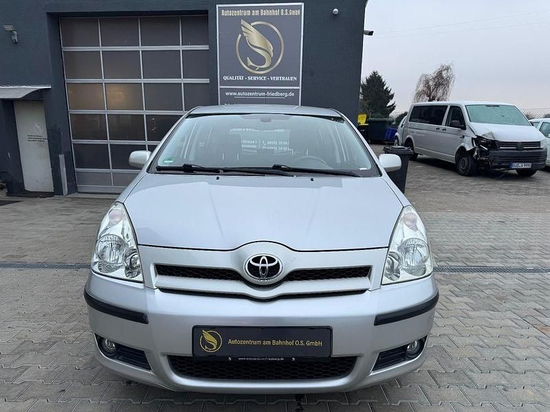 Silber Gebraucht 2005 Toyota Corolla Verso Sol Van / Kleinbus | 9.800 € - Bild 1/4