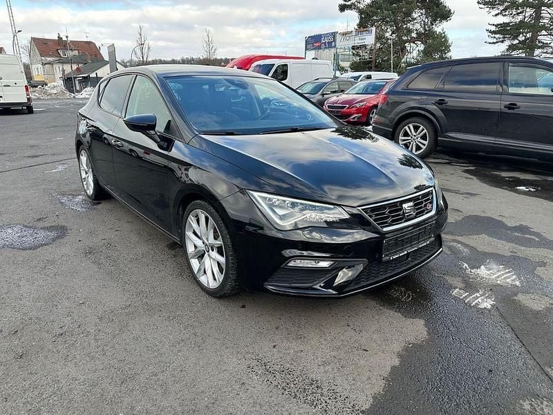Schwarz Gebraucht 2020 Seat Leon FR Limousine | 15.900 € (Superpreis) - Bild 1/4