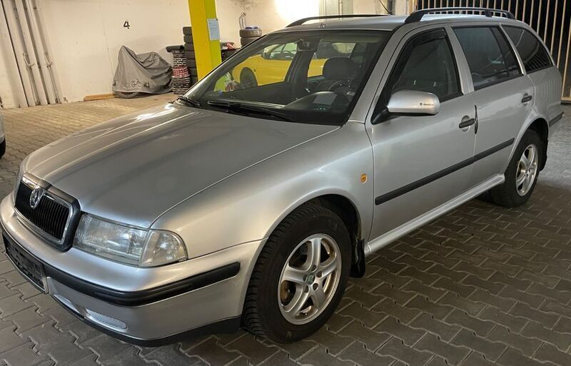 Silber Gebraucht 2001 Skoda Octavia Kombi | 650 € (Superpreis) - Bild 1/4