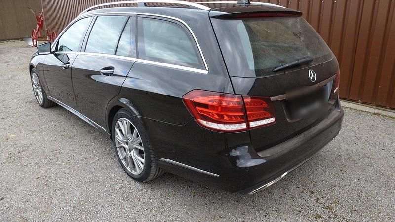 Second-hand Mercedes E400 333 CP (244 kW) 2015 Negru Break