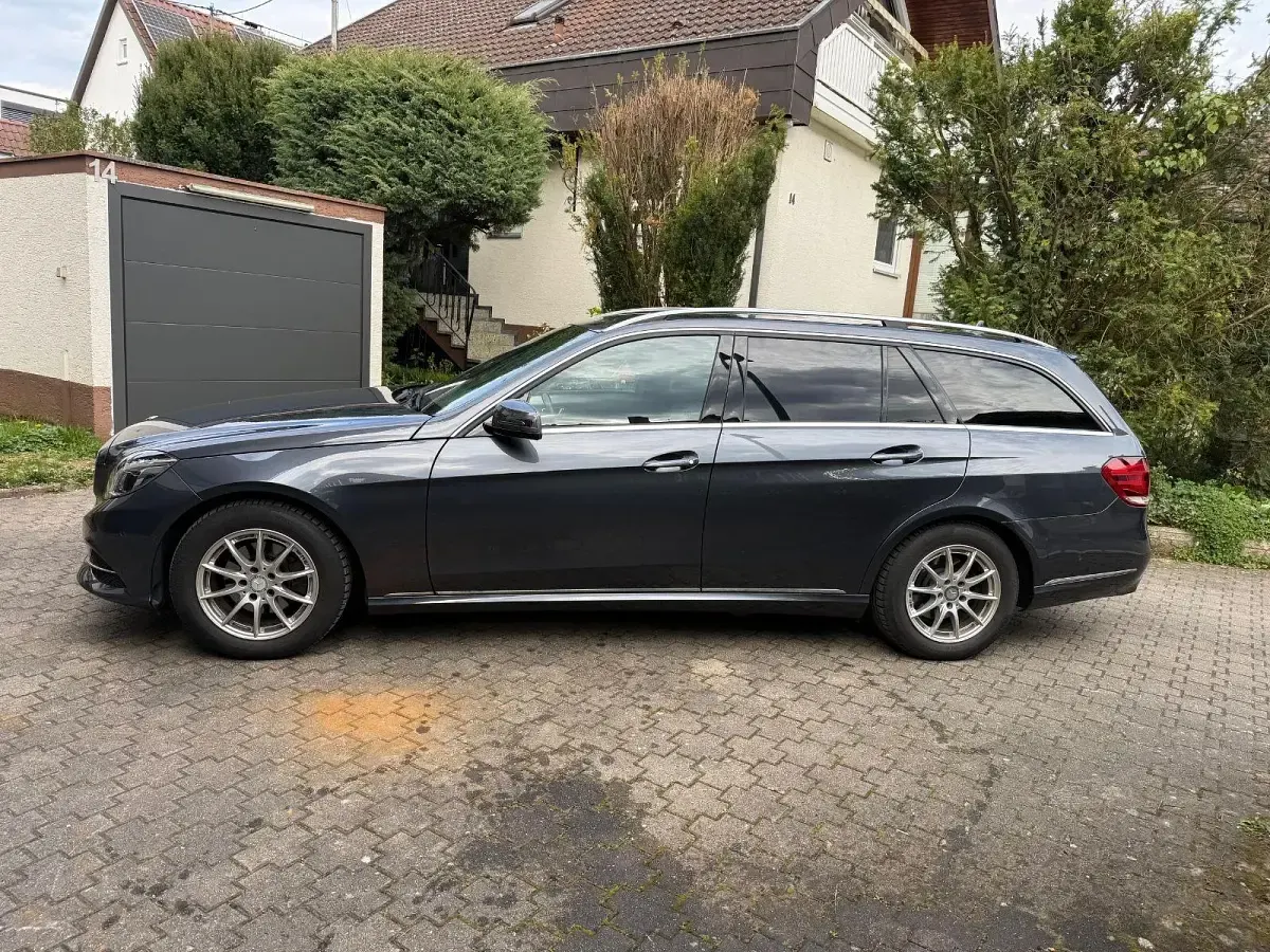 Gebraucht Mercedes E200 Avantgarde 184 PS (135 kW) 2014 Grau Kombi