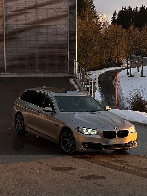 Gebraucht BMW 520 184 PS (135 kW) 2014 Grau Kombi
