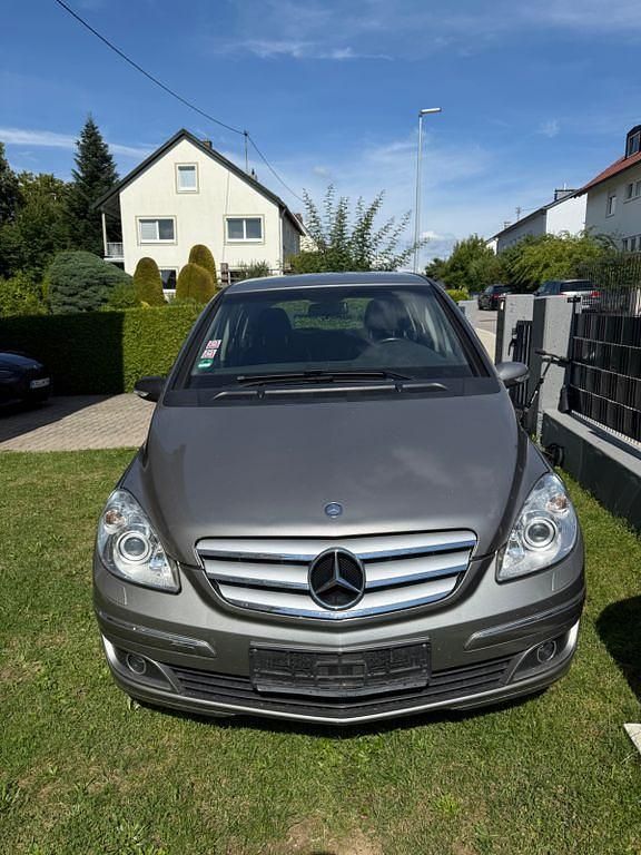 Grau Gebraucht 2006 Mercedes B200 Van / Kleinbus | 2.700 € (Superpreis) - Bild 1/4