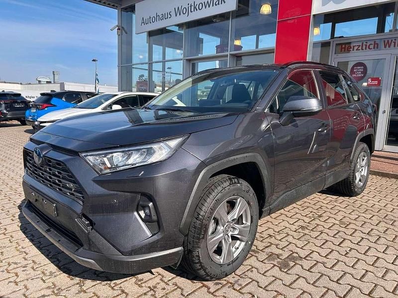 Grau Neu 2024 Toyota RAV4 Hybrid Business Edition SUV | 39.980 € (Guter Preis) - Bild 1/2