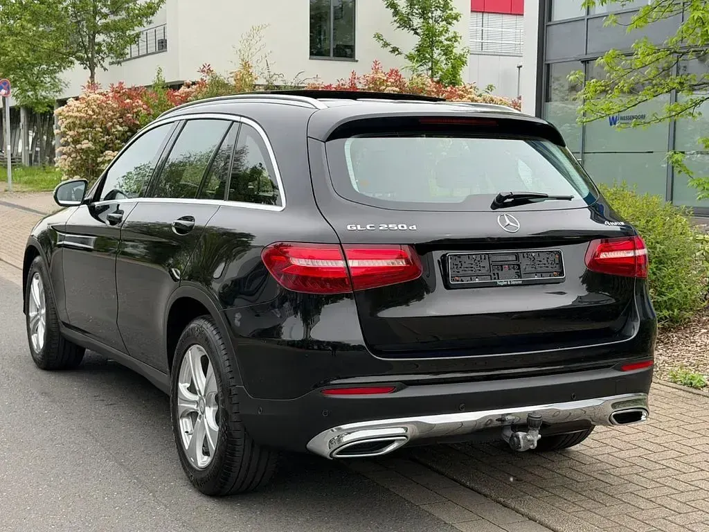 Gebraucht Mercedes GLC250 204 PS (150 kW) 2016 Schwarz SUV