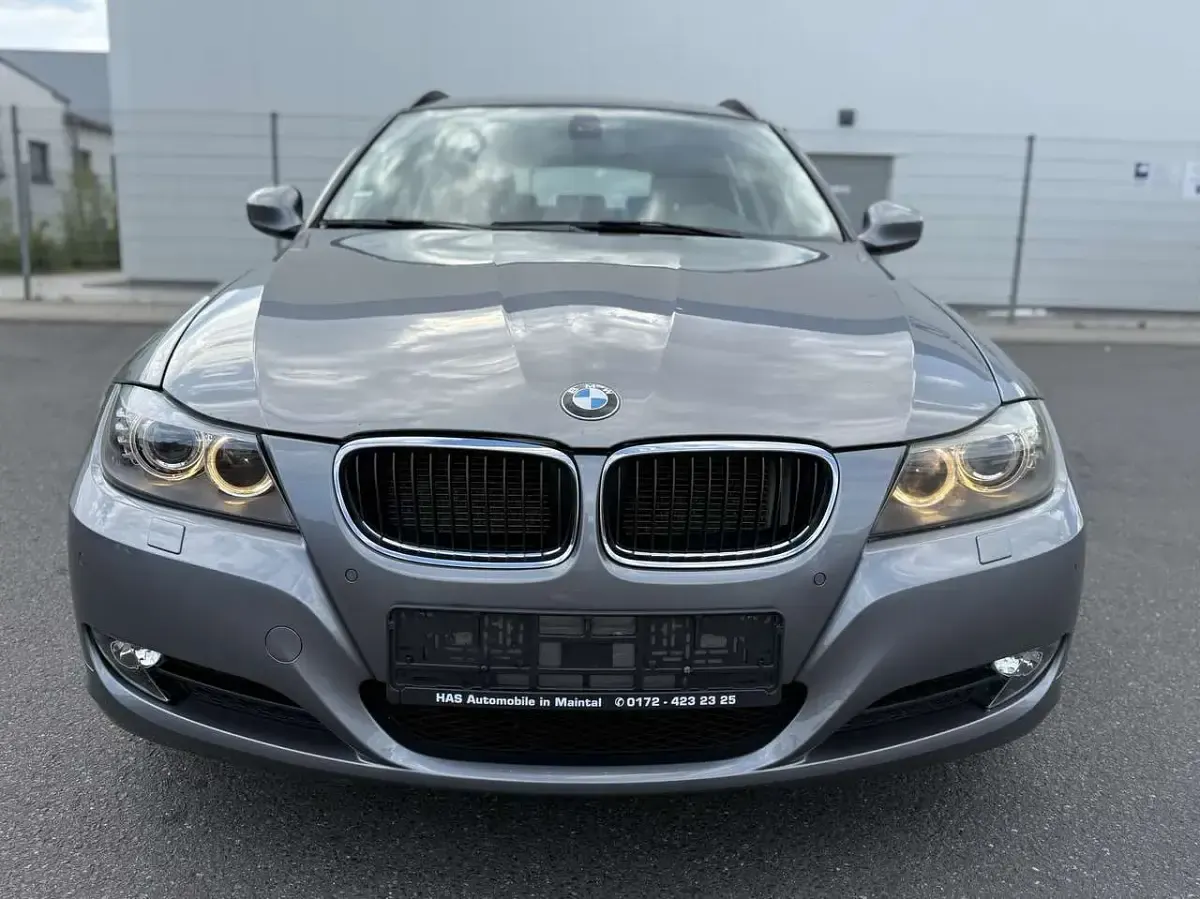 Gebraucht BMW 318 143 PS (105 kW) 2010 Spacegrau metallic Kombi