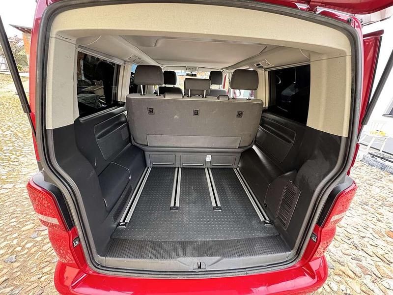 Gebraucht VW T5 Beach 179 PS (131 kW) 2014 Rot Van