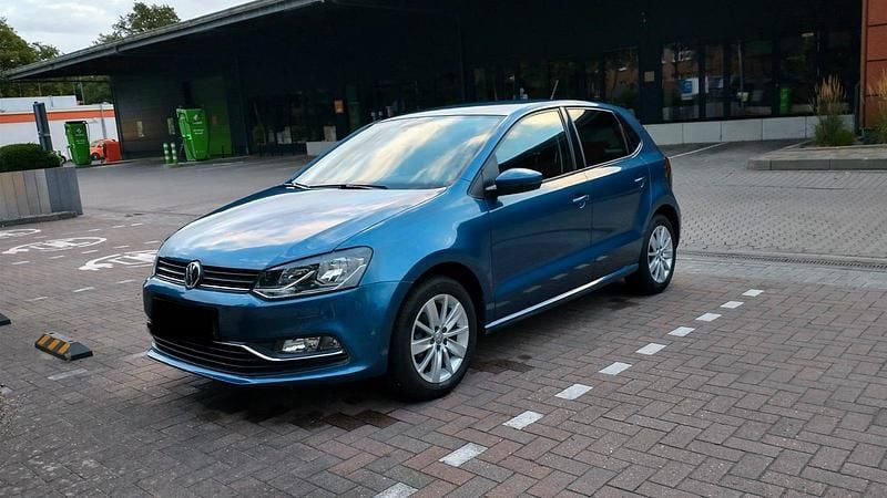 Gebraucht VW Polo 60 PS (44 kW) 2015 Blau Kleinwagen