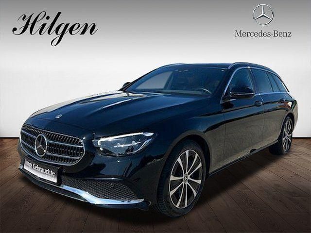 Schwarz Gebraucht 2022 Mercedes E300 Avantgarde Limousine | 35.850 € (Fairer Preis) - Bild 1/4