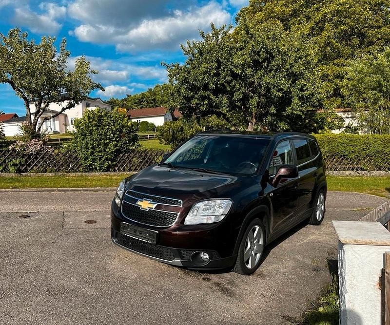 Braun Gebraucht 2013 Chevrolet Orlando Van / Kleinbus | 4.800 € (Superpreis) - Bild 1/4