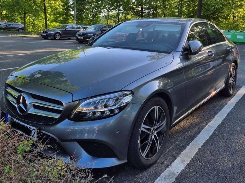 Grau Gebraucht 2020 Mercedes C220 Avantgarde Limousine | 24.800 € (Superpreis) - Bild 1/4