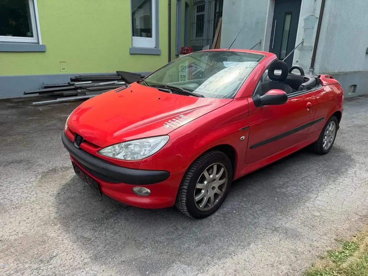 Gebraucht Peugeot 206 109 PS (80 kW) 2001 Rot Cabrio