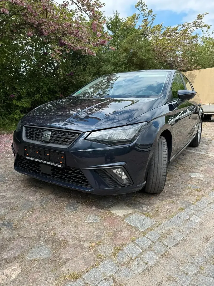 Używany Seat Ibiza 85 KM (62 kW) 2022 Niebieski Hatchback