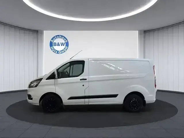 Gebraucht Ford Transit Custom Trend 131 PS (96 kW) 2018 Weiß Van / Kleinbus