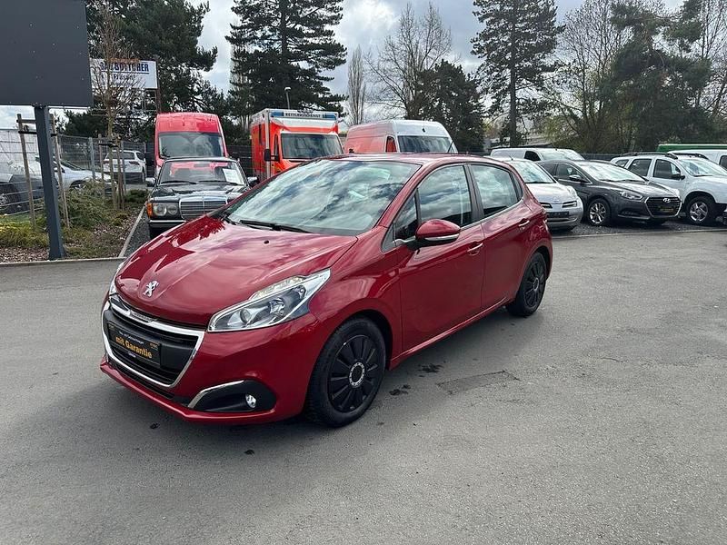 Gebraucht Peugeot 208 Active 82 PS (60 kW) 2017 Rot Kleinwagen