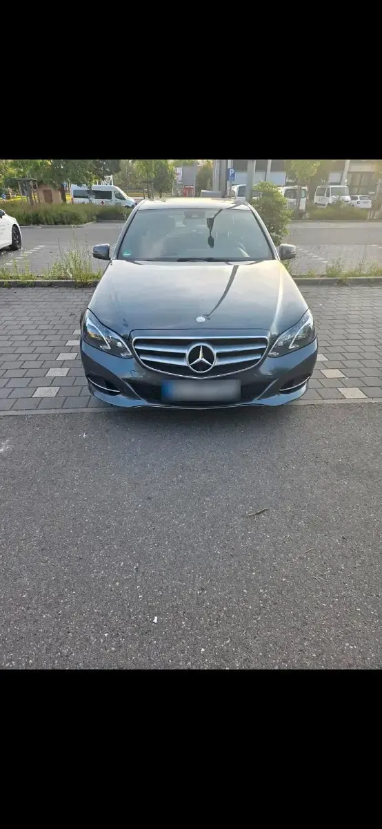 Gebraucht Mercedes E250 204 PS (150 kW) 2014 Grau Limousine