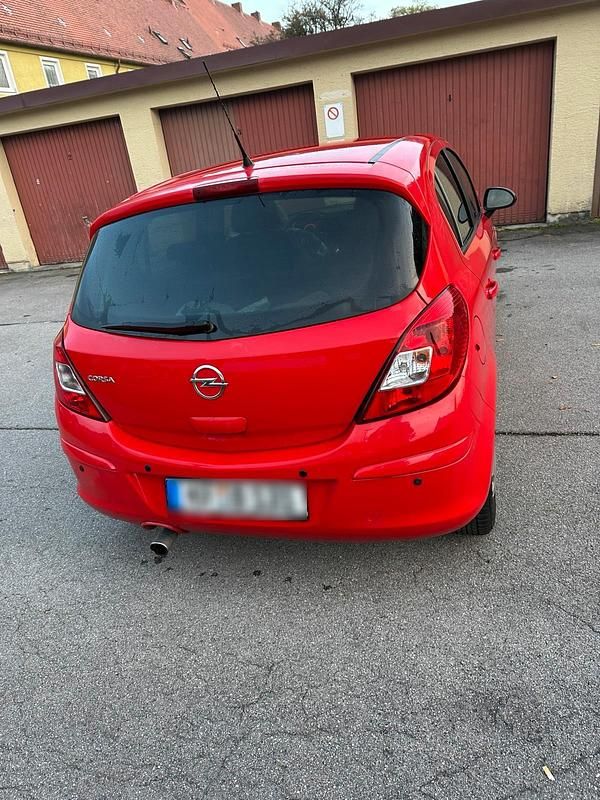 Gebraucht Opel Corsa 87 PS (63 kW) 2012 Rot Kleinwagen