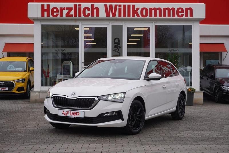 Gebraucht Skoda Scala 95 PS (69 kW) 2020 Weiß Kleinwagen