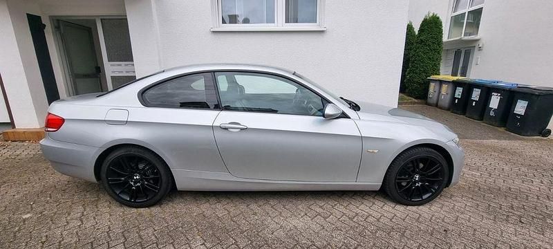 Grau Gebraucht 2007 BMW 320 M Sport Coupé | 5.000 € (Superpreis) - Bild 1/4