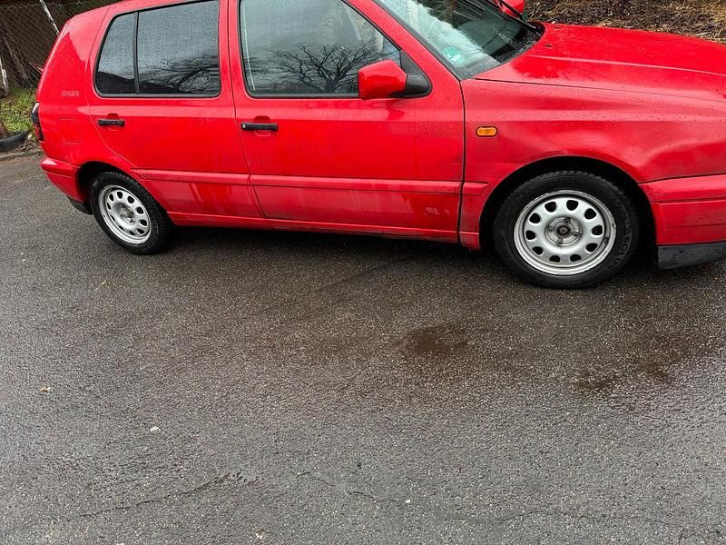 Gebraucht VW Golf III 75 PS (55 kW) 1997 Rot Limousine