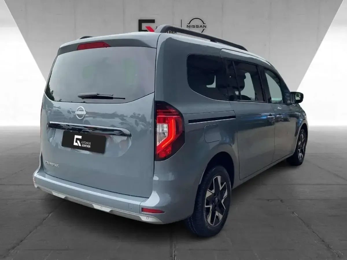Gebraucht Nissan Townstar 360º 131 PS (96 kW) 2025 Grey urban Kombi