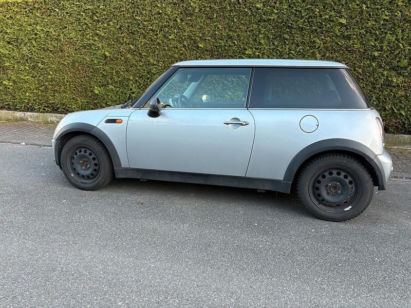 Gebraucht Mini ONE 90 PS (66 kW) 2003 Silber Kleinwagen