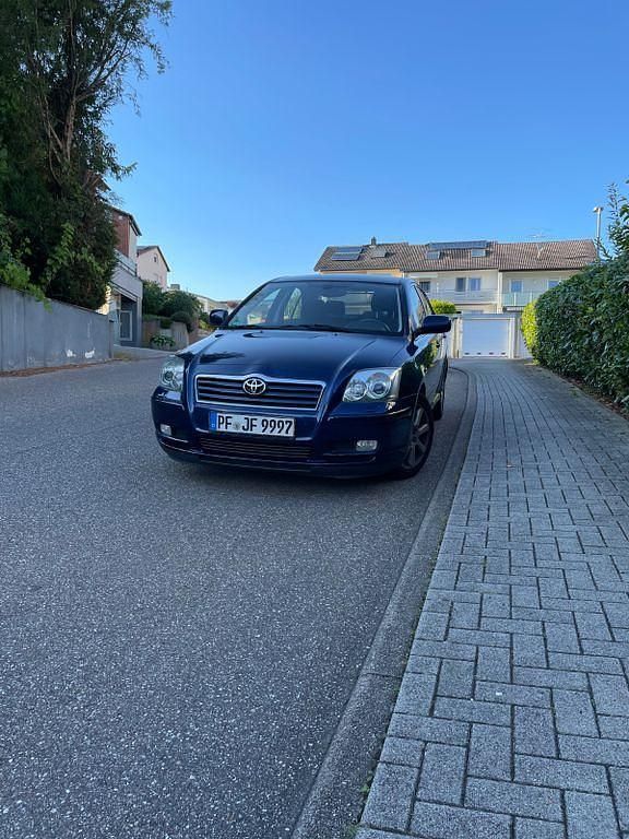 Blau Gebraucht 2005 Toyota Avensis Sol Limousine | 2.800 € (Fairer Preis) - Bild 1/4