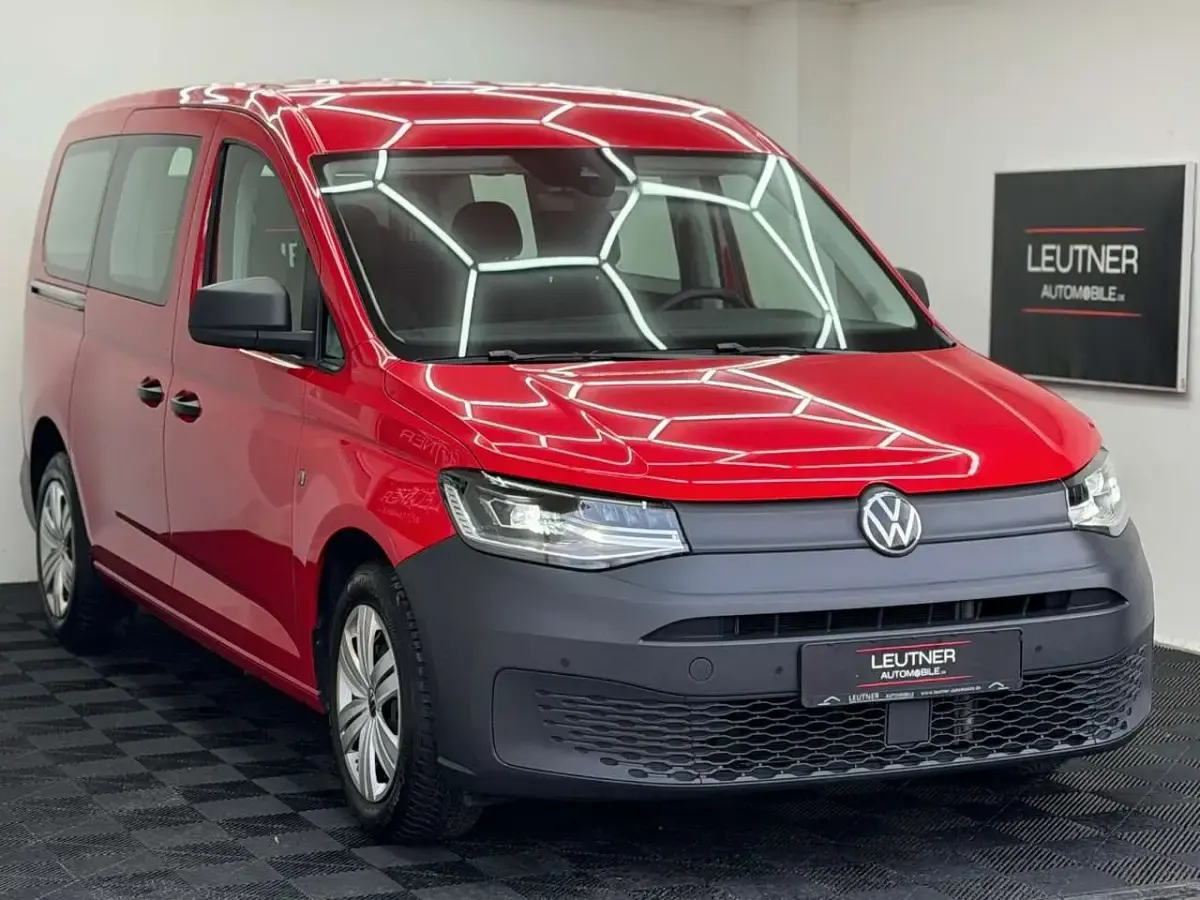 Second-hand VW Caddy Maxi 122 CP (89 kW) 2022 Roșu Monovolum
