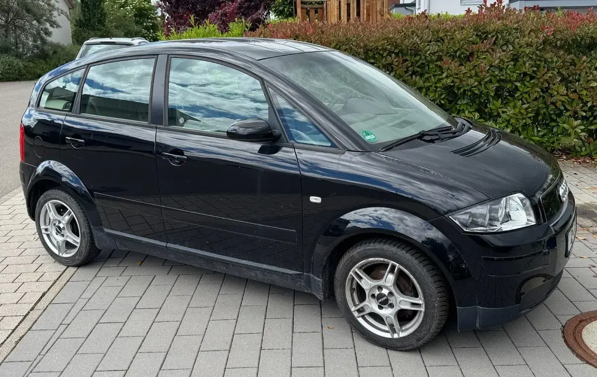 Gebraucht Audi A2 75 PS (55 kW) 2001 Schwarz Kleinwagen