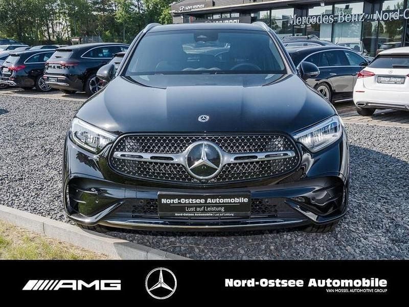 Gebraucht Mercedes GLC300 AMG 269 PS (197 kW) 2024 Schwarz SUV
