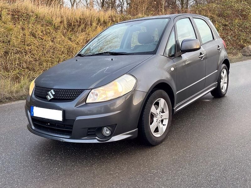 Grau Gebraucht 2009 Suzuki SX4 Club Kleinwagen | 4.300 € (Superpreis) - Bild 1/4
