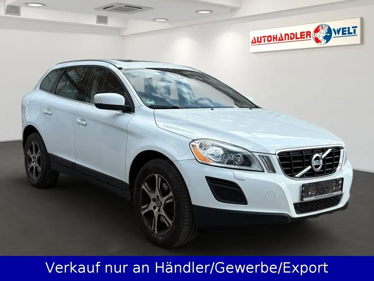 Gebraucht Volvo XC60 136 PS (100 kW) 2012 Ice white SUV