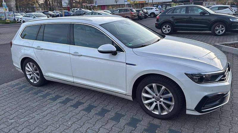 Gebraucht VW Passat GTE 156 PS (114 kW) 2020 Weiß Kombi