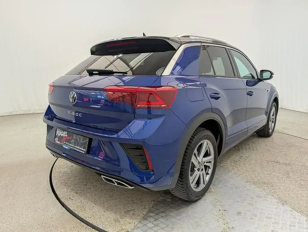 Second-hand VW T-Roc R-line 150 CP (110 kW) 2024 Albastru SUV