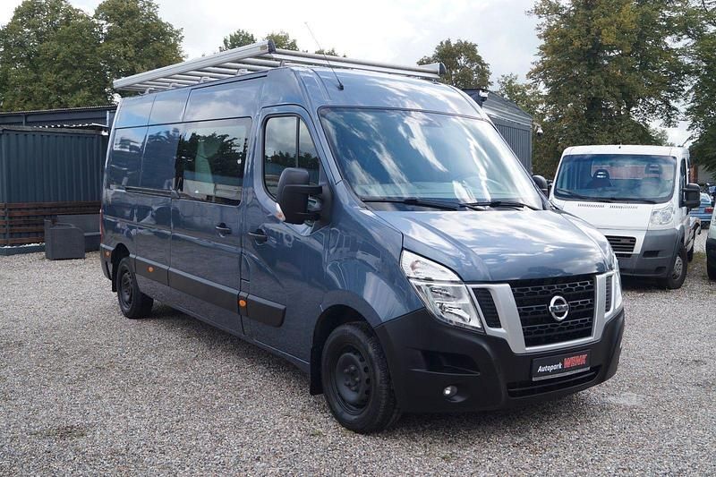 Grau Gebraucht 2017 Nissan NV400 Van | 13.999 € (Etwas zu teuer) - Bild 1/4
