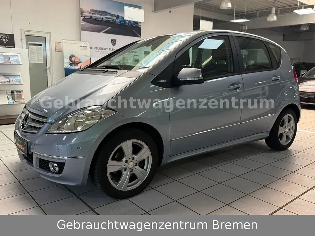 Gebraucht Mercedes A180 Avantgarde 116 PS (85 kW) 2009 Blau Limousine