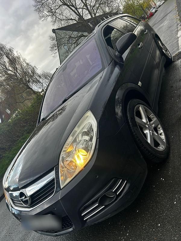 Gebraucht Opel Vectra 150 PS (110 kW) 2008 Schwarz Kombi