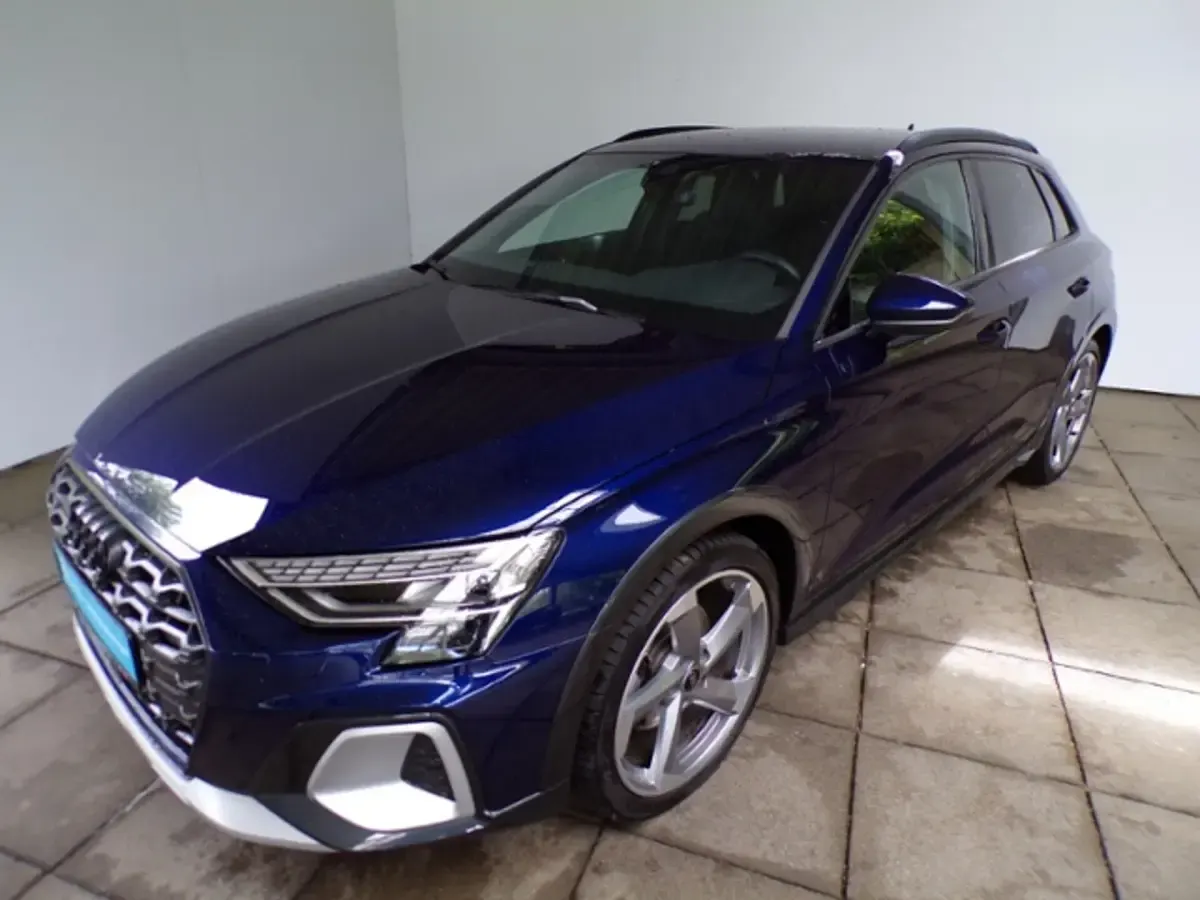 Używany Audi A3 S-Line 150 KM (110 kW) 2024 Niebieski Kombi