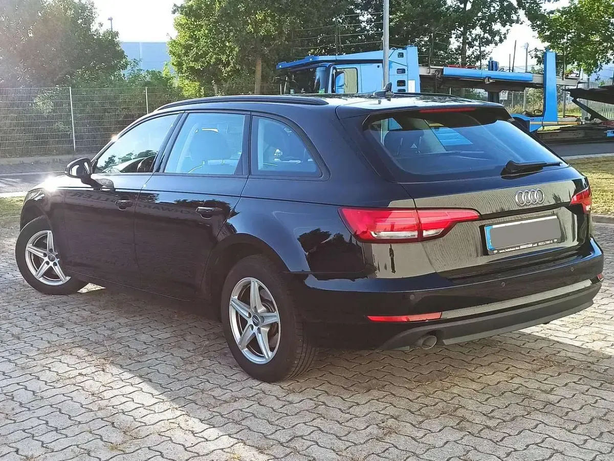 Gebraucht Audi A4 122 PS (89 kW) 2016 Schwarz Kombi