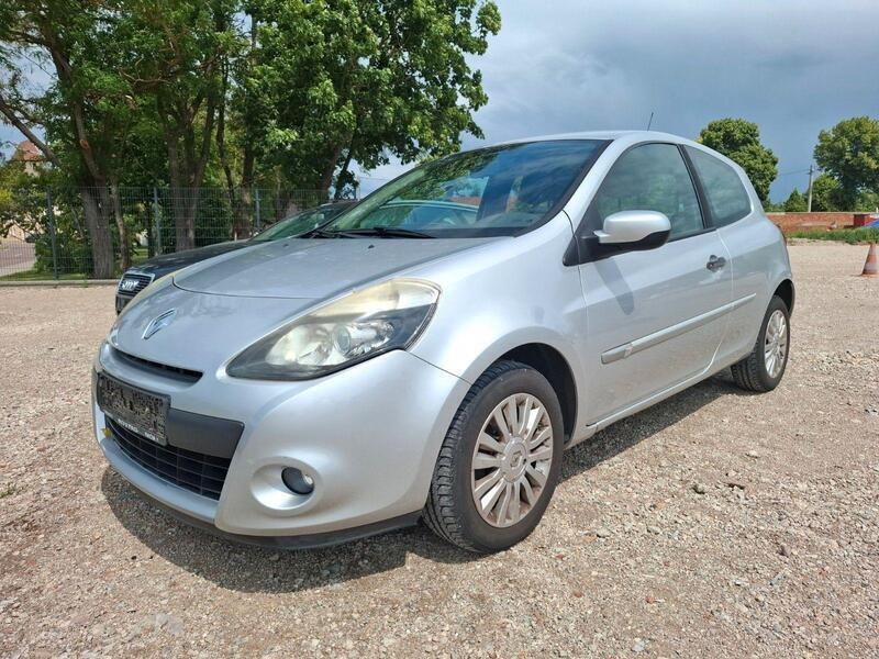 Silber Gebraucht 2009 Renault Clio II Limousine | 2.500 € (Fairer Preis) - Bild 1/4