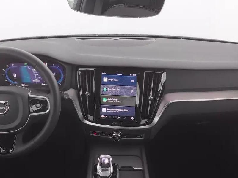 Gebraucht Volvo V60 CC Plus 197 PS (144 kW) 2023 Weiß Kombi