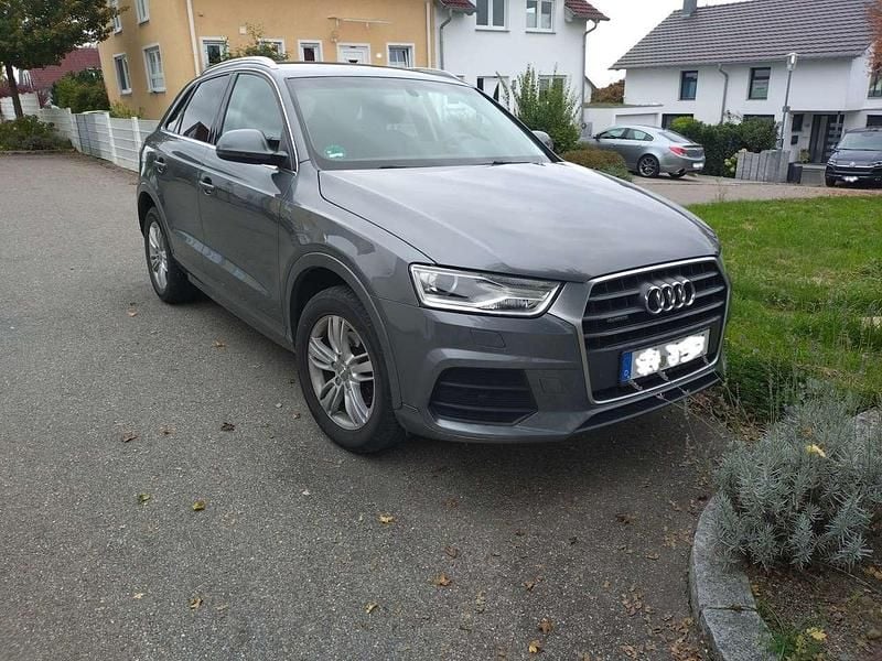 Grau Gebraucht 2016 Audi Q3 SUV | 14.900 € (Guter Preis) - Bild 1/4