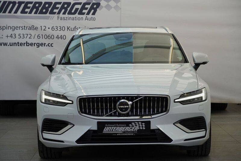 Gebraucht Volvo V60 Plus 349 PS (256 kW) 2024 Weiß Kombi