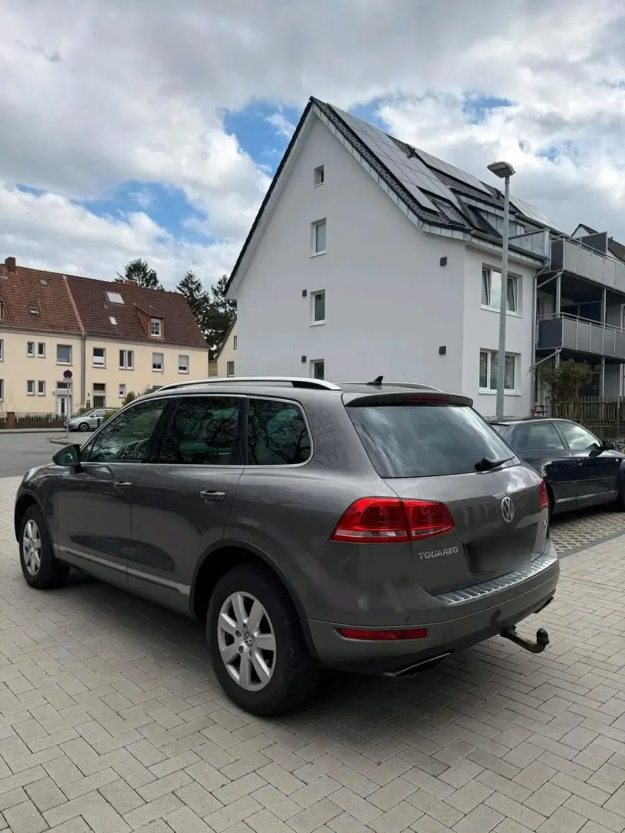 Gebraucht VW Touareg 240 PS (176 kW) 2011 Grau SUV